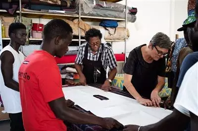 Talking Hands: moda sostenibile e solidale