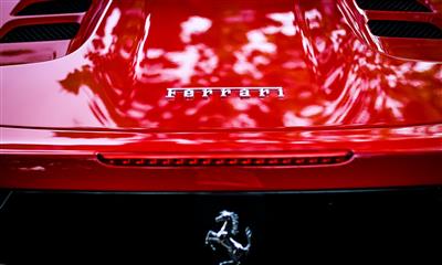 Ferrari, moda ad alta velocità